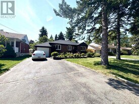 1270 Crossfield Bend in Mississauga, ON - Building Photo