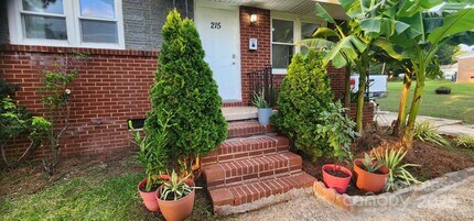 215 Mattoon St in Charlotte, NC - Building Photo - Building Photo