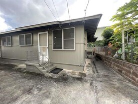 205 Puuhue Pl in Honolulu, HI - Building Photo