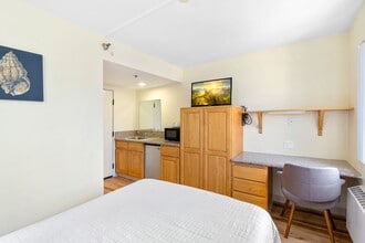 Vantaggio Suites Hillcrest in San Diego, CA - Building Photo - Building Photo