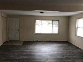 1410 Franklin Rd in Jackson Center, PA - Building Photo - Building Photo