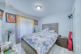 10450 SW 172nd St in Miami, FL - Building Photo - Building Photo