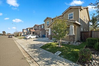 551 Sawyer Dr in Vacaville, CA - Building Photo - Building Photo