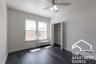 3957 W Irving Park Rd in Chicago, IL - Building Photo - Building Photo