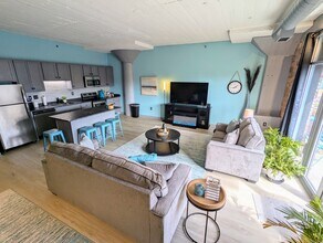 401 W Shoreline Dr, Unit 134 in Sandusky, OH - Foto de edificio - Building Photo