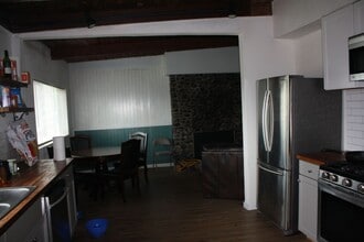 3875 Spring St in Eureka, CA - Foto de edificio - Building Photo