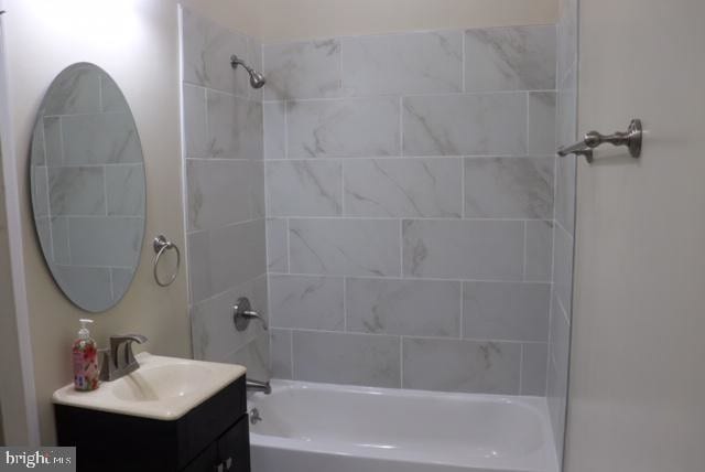 1646 E Pratt St in Baltimore, MD - Foto de edificio - Building Photo