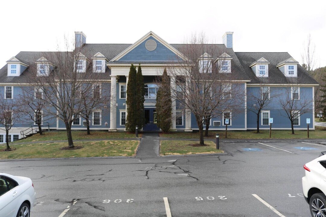46 A Barrister Dr in Hartford, VT - Building Photo