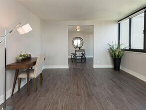 Harrison Tower Apartment Homes in Portland, OR - Foto de edificio - Building Photo