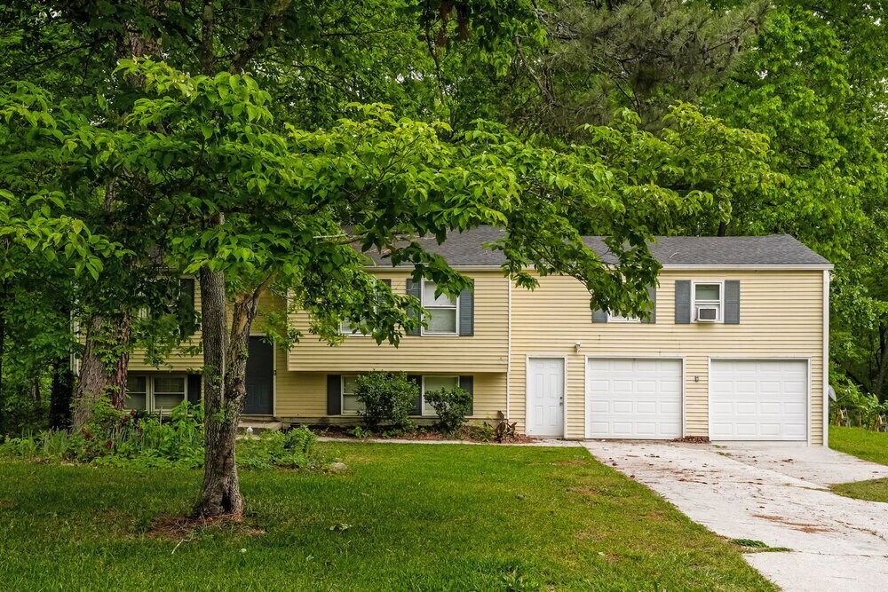 3332 Chesterfield Ct in Snellville, GA - Building Photo