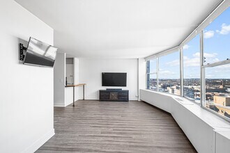 5757 N Sheridan Rd in Chicago, IL - Building Photo - Building Photo