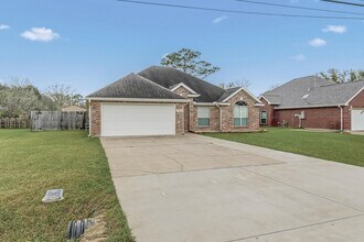 17815 Nonie Ln in Lumberton, TX - Foto de edificio - Building Photo