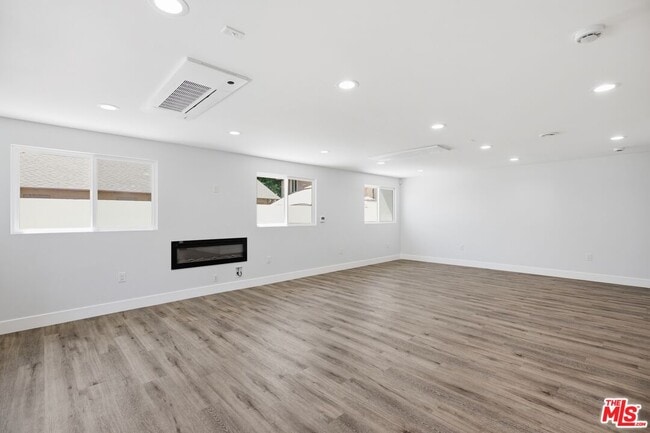 property at 11611 Burbank Blvd