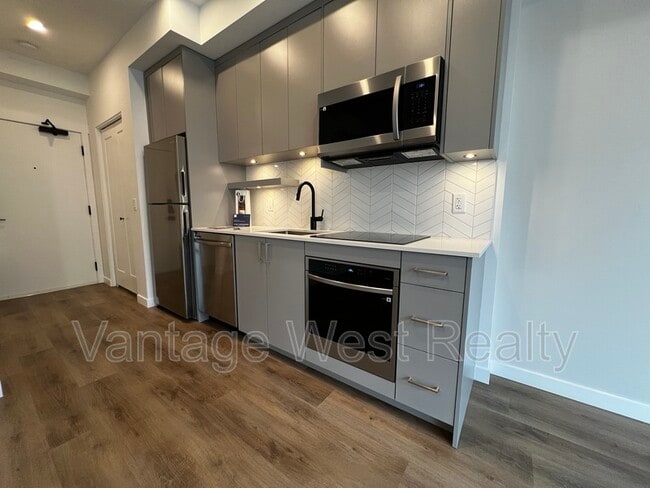 property at 1274-1274 Devonshire Ave