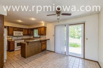 631 Crystal St in Ames, IA - Building Photo - Building Photo