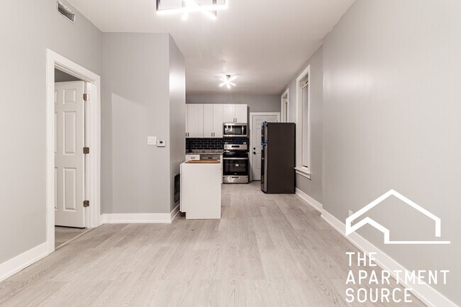 property at 1333 W Walton St