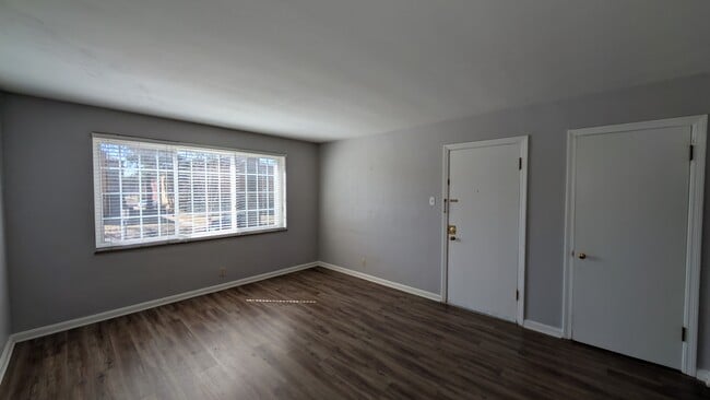 5825 Sunshine Dr in St. Louis, MO - Building Photo - Building Photo