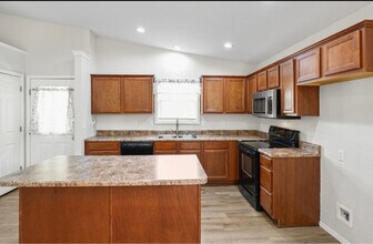330 Eagle Dr in Forsyth, MO - Building Photo - Building Photo