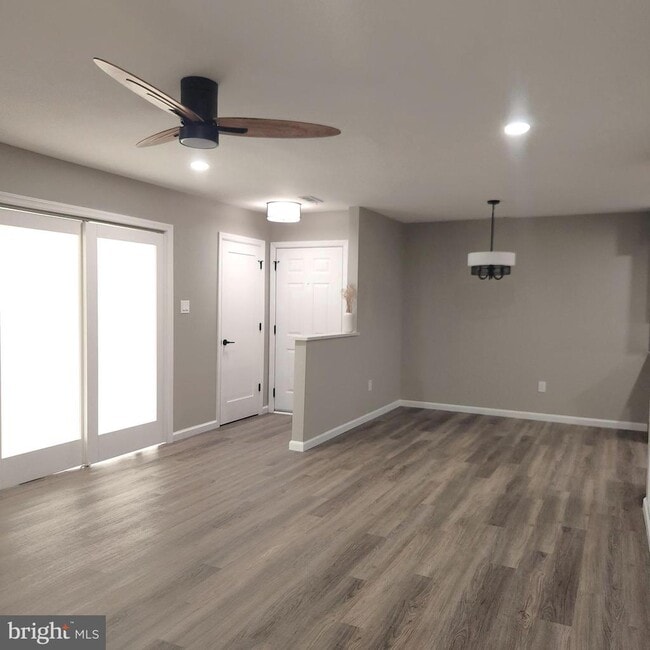 16 Pickwick Pl in Sewell, NJ - Building Photo - Building Photo