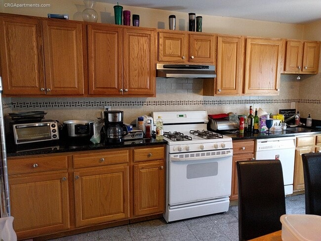 20 Thorpe St, Unit 2
