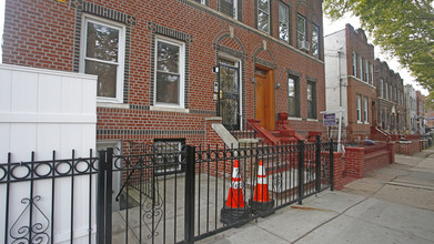 447 Atkins Ave in Brooklyn, NY - Building Photo - Building Photo