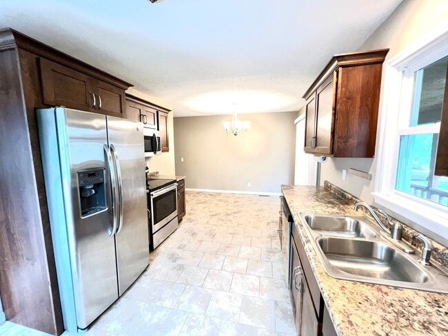 property at 6 19th Ave SW