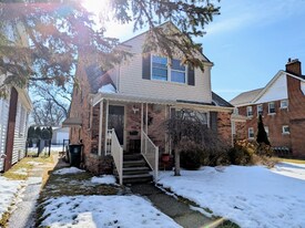 1409 Catalpa Dr, Unit 2 in Royal Oak, MI - Building Photo