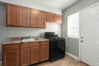 Caral Gardens Apartments and Townhomes in Baltimore, MD - Building Photo - Interior Photo