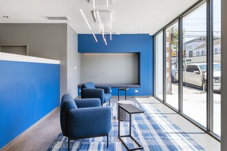 Sloane Square in Los Angeles, CA - Building Photo - Building Photo
