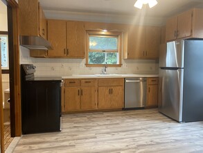 34 Richardson St, Unit #2 in Wakefield, MA - Building Photo - Building Photo