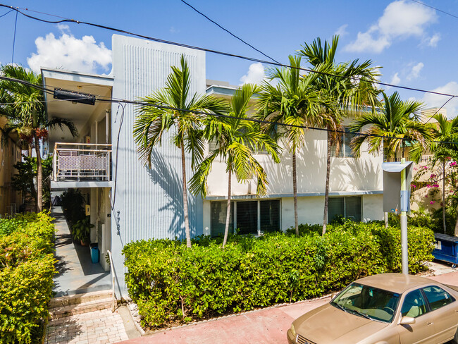 7724 Harding Ave in Miami Beach, FL - Building Photo - Primary Photo