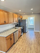 713 Metropolitan Ave, Unit 2 in Boston, MA - Foto de edificio - Building Photo