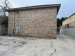 2807 Garfield St in Laredo, TX - Building Photo - Building Photo