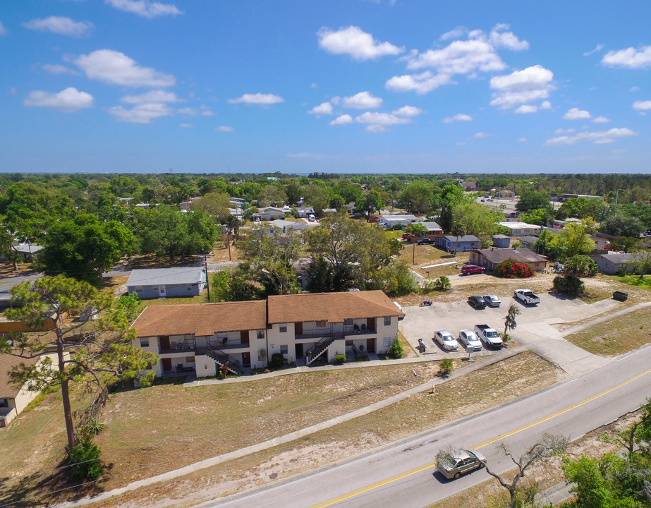 Barna Apartments in Titusville, FL - Building Photo