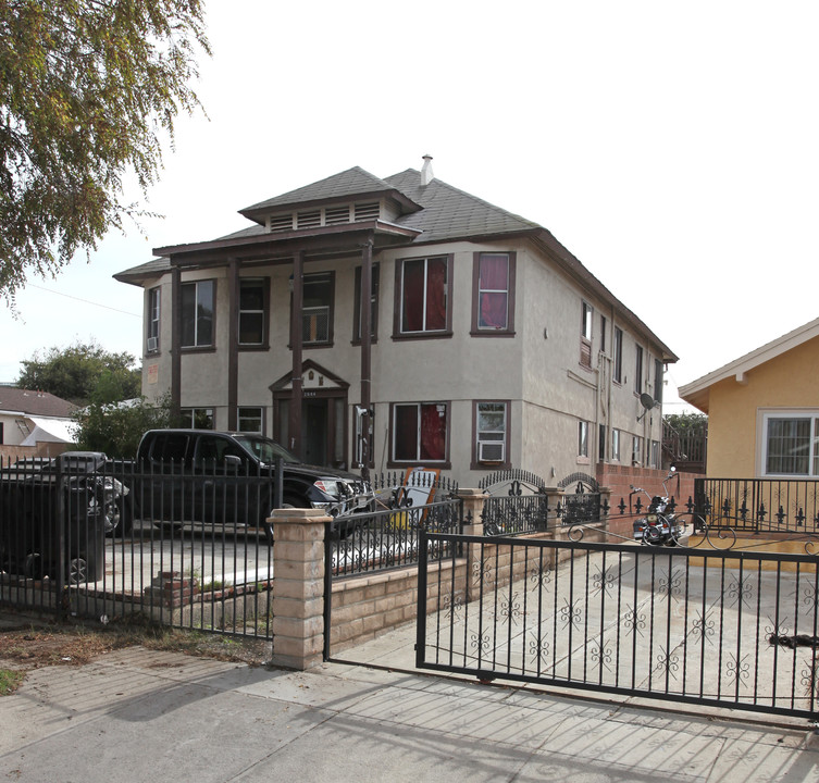 2644 Roseview Ave in Los Angeles, CA - Building Photo