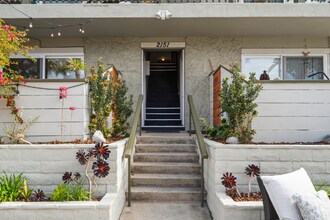 2151 Manchester Ave in Encinitas, CA - Building Photo - Building Photo