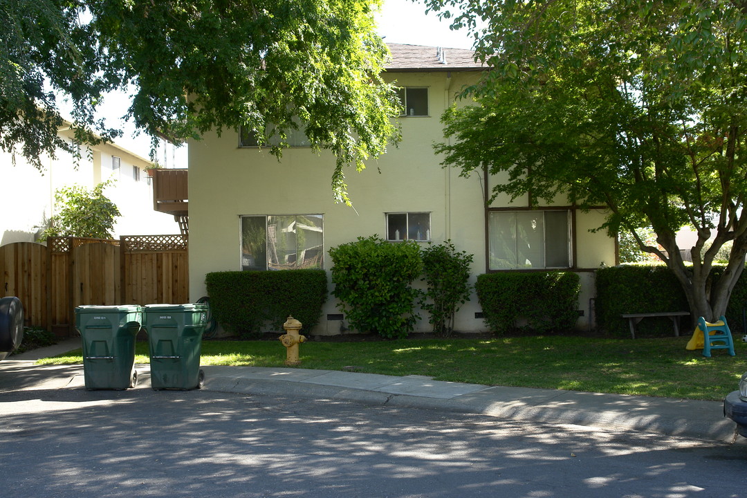 40 Kent Pl in Menlo Park, CA - Foto de edificio