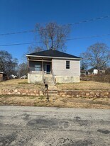 9 W Blue Mountain Rd in Anniston, AL - Building Photo