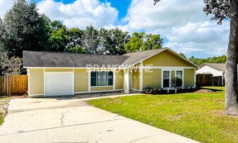 5372 Pale Horse Dr in Orlando, FL - Building Photo