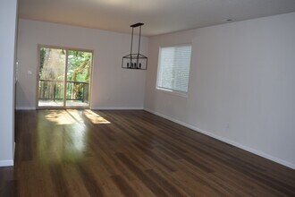 836 SE Linden Ct, Unit 836 in Gresham, OR - Building Photo - Building Photo