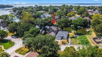 5094 Pleasure Lake Dr in Willis, TX - Foto de edificio - Building Photo