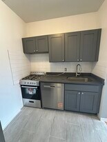 1319 W Estes Ave, Unit 17 in Chicago, IL - Building Photo