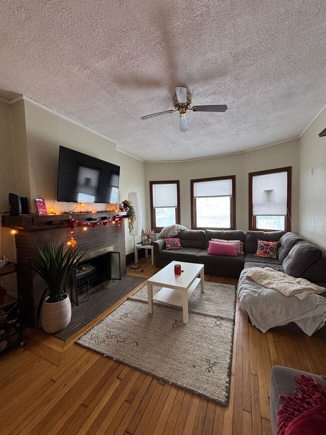 2944 N Maryland Ave in Milwaukee, WI - Building Photo - Building Photo