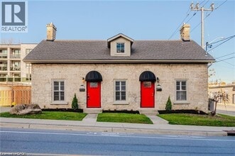 18 St Andrews St in Cambridge, ON - Building Photo - Building Photo