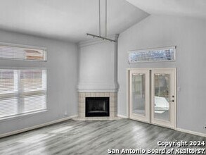13211 Huntsman Rd in San Antonio, TX - Building Photo - Building Photo