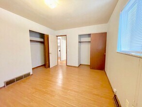 2468 Parkview Ave in Toledo, OH - Foto de edificio - Building Photo