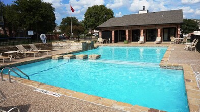 Easton Parc in Sherman, TX - Foto de edificio - Building Photo