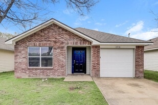 13718 Vida Ln in Dallas, TX - Building Photo