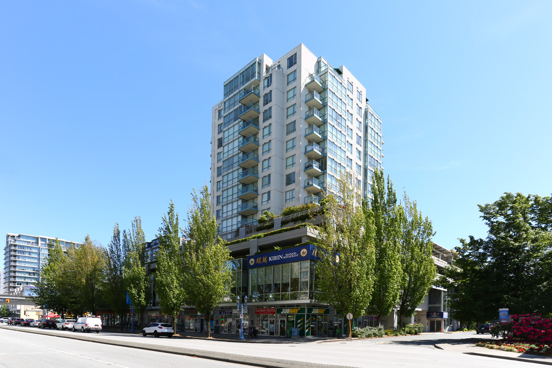 The Wellington At Three West Centre in Richmond, BC - Building Photo