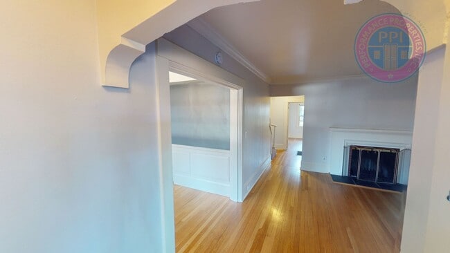 3284 NE Bryce St in Portland, OR - Building Photo - Building Photo